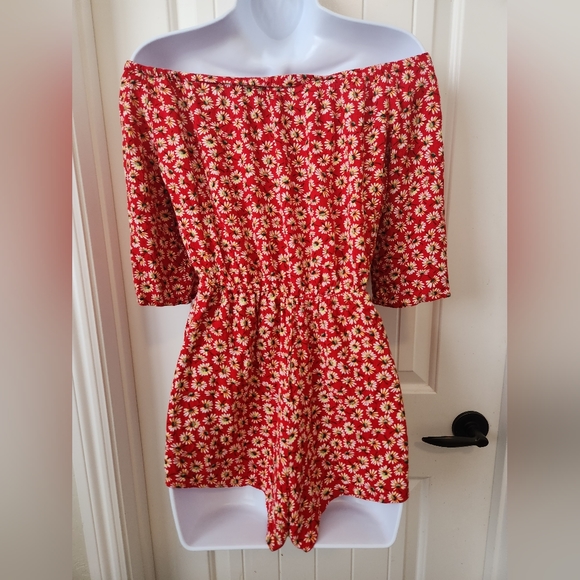 See you Monday off the shoulder red romper w/ yellow daisies Size M | Like New - Picture 7 of 11
